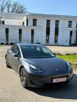Tesla Model 3 Langstreckenbatterie Allradantrieb Dual Motor 2021