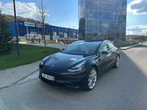 Tesla Model 3 2019