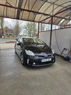 Toyota Prius III [2009 - 2015] (Hybrid) 2015