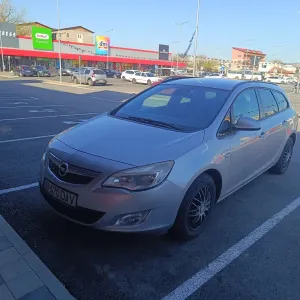 Opel Astra 2011