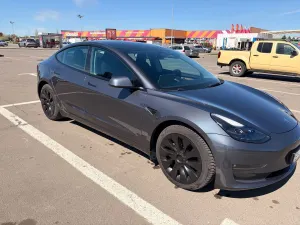 Tesla Model 3 Langstreckenbatterie Allradantrieb Dual Motor 2021