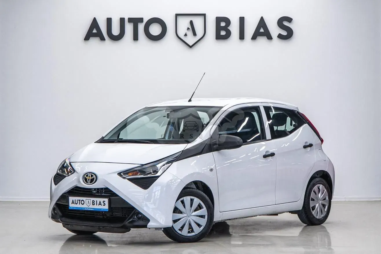 Toyota Aygo 1.0 VVY-I 5 usi X-style 2021