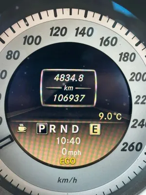 Mercedes-Benz C 200 CDI DPF (BlueEFFICIENCY) 7G-TRONIC Avantgarde 2011
