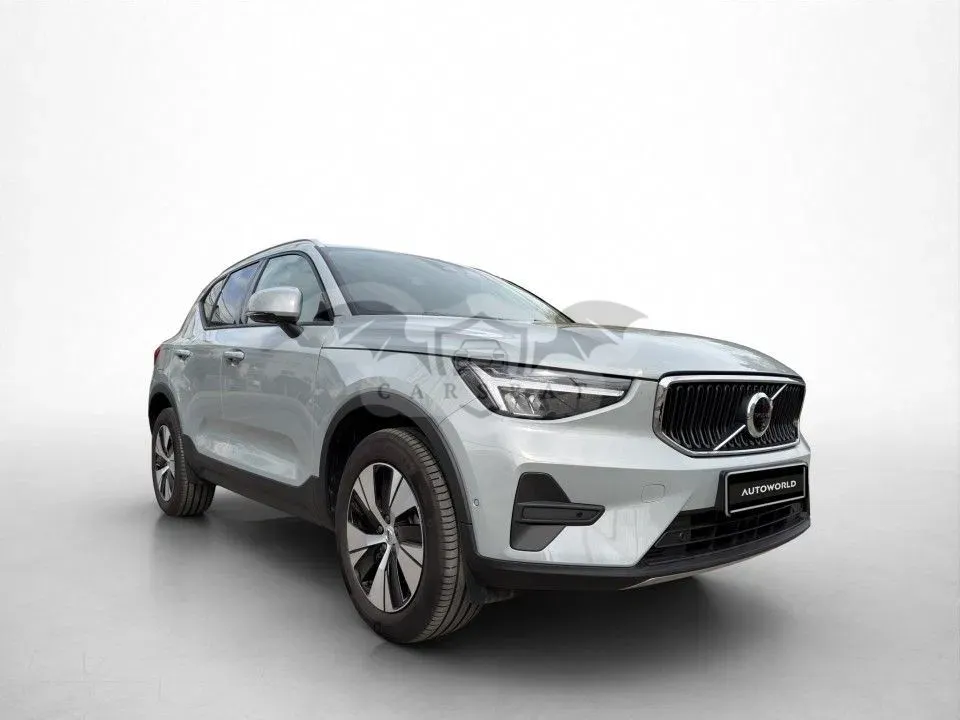 Volvo XC40 2025
