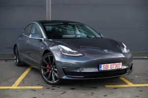 Tesla Model 3 Langstreckenbatterie Allradantrieb Dual Motor Performance 2020