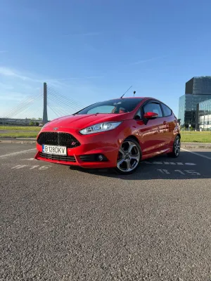 Ford Fiesta 1.6 EcoBoost mit Leder-Sport-Paket ST 2013