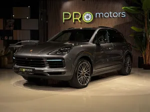 Porsche Cayenne Standard 2021