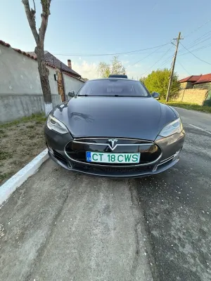 Tesla Model S Standard 2013