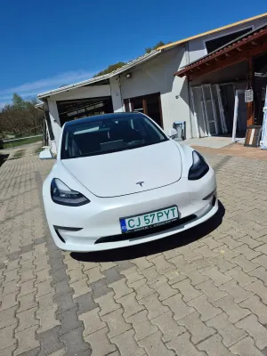 Tesla Model 3 2020