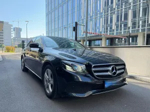 Mercedes-Benz E W213 [2016 - 2023] 200 9G-TRONIC Avantgarde 2017