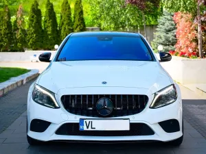 Mercedes-Benz C W205 [2014 - 2021] 220 d 4Matic 9G-TRONIC Avantgarde 2019