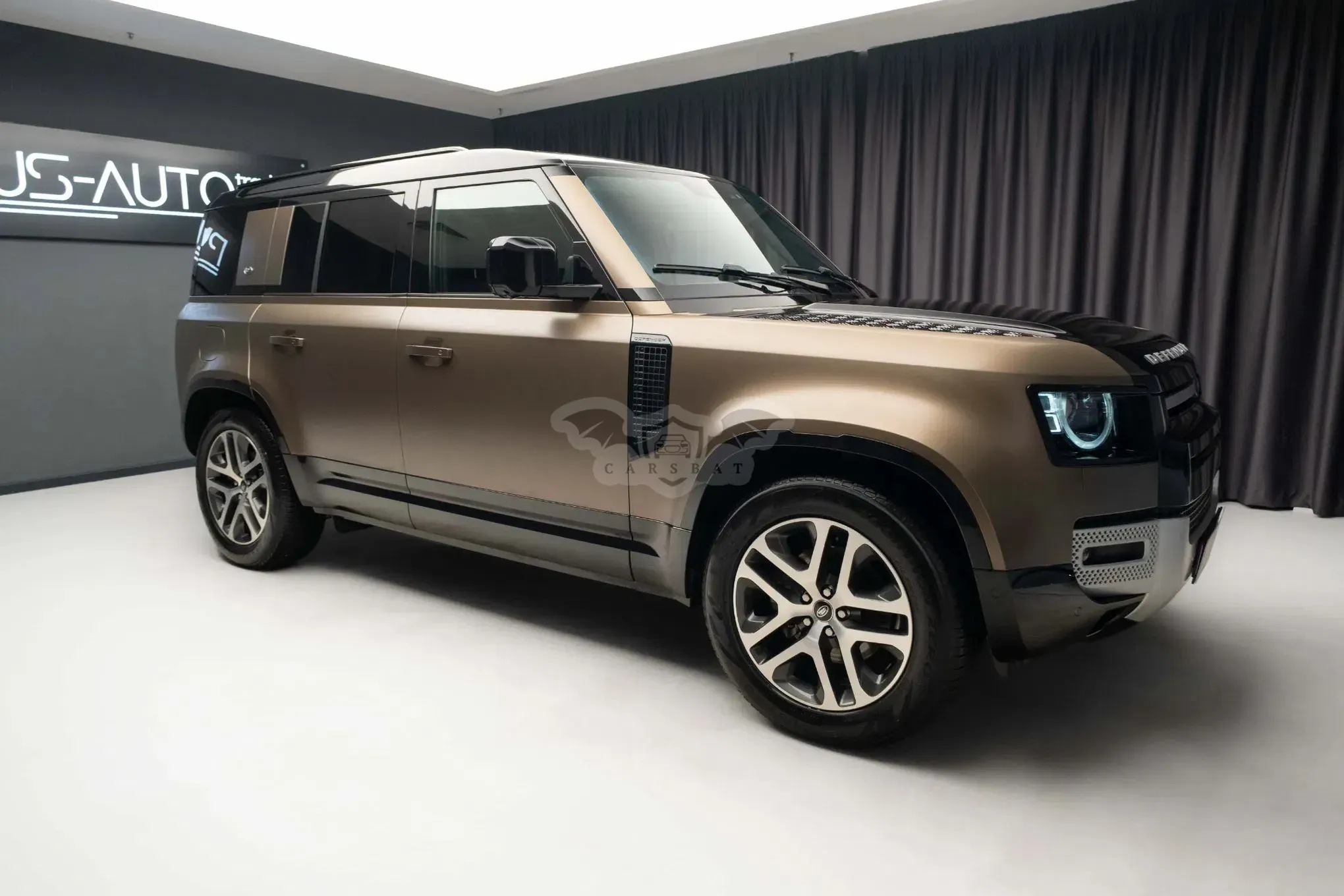 Land Rover Defender 2023