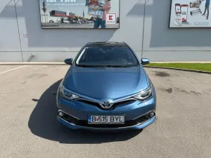 Toyota Auris II [2012 - 2018] 1.8 L VVT-i HSD Sol + 2016