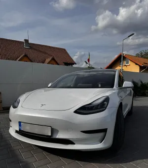 Tesla Model 3 Standard Reichweite Plus Hinterradantrieb 2020
