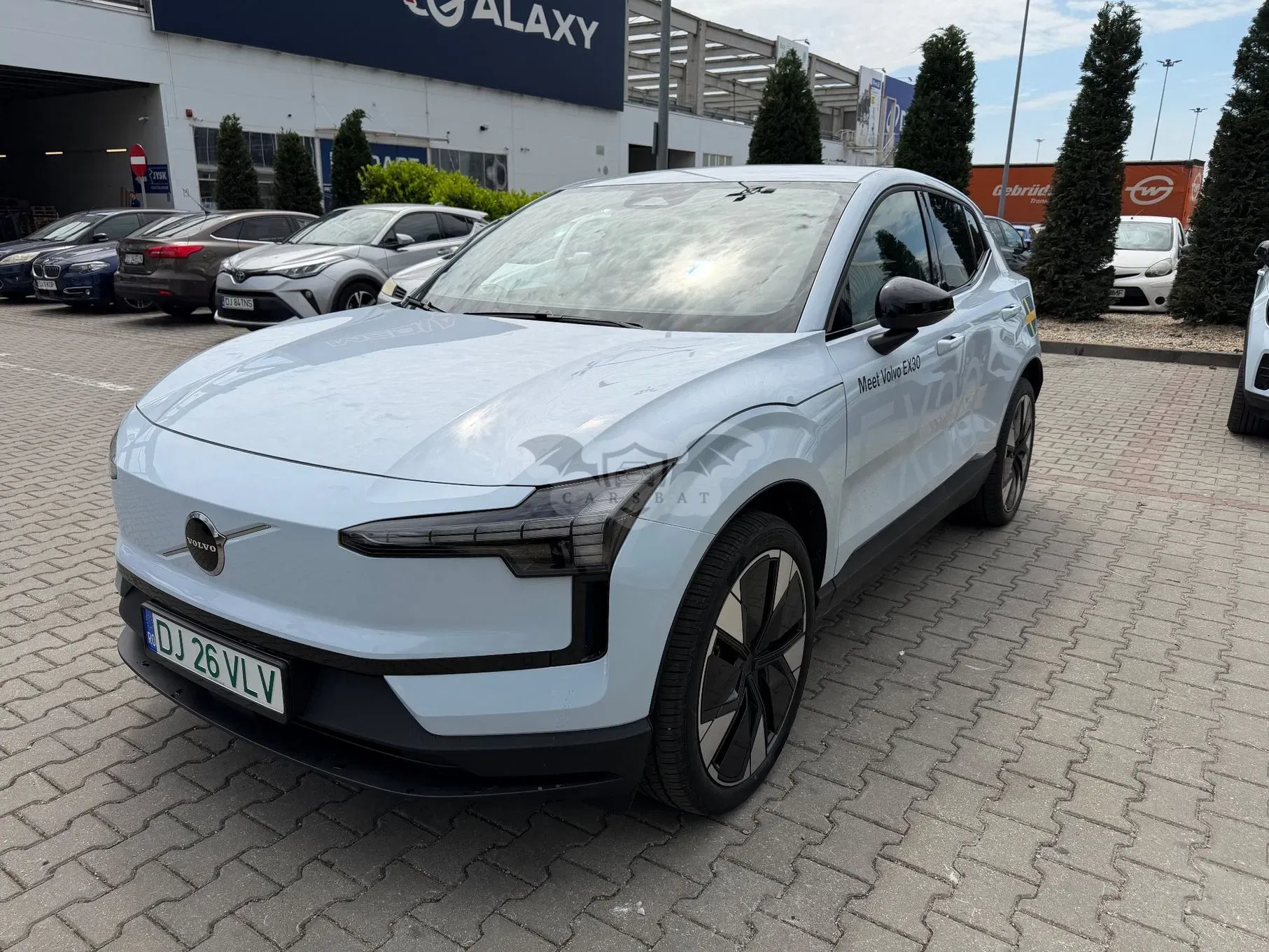 Volvo EX30 Single Motor Extended Range RWD Plus 2025