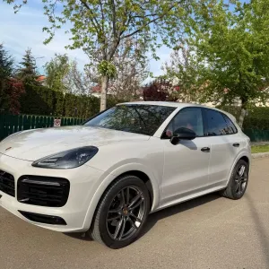 Porsche Cayenne Tiptronic S Platinum Edition 2023