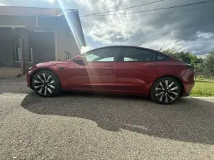 Tesla Model 3 2024