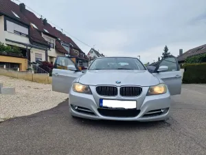 BMW 3 Series E90/E91/E92/E93 [2005 - 2013] ver-320d 2011