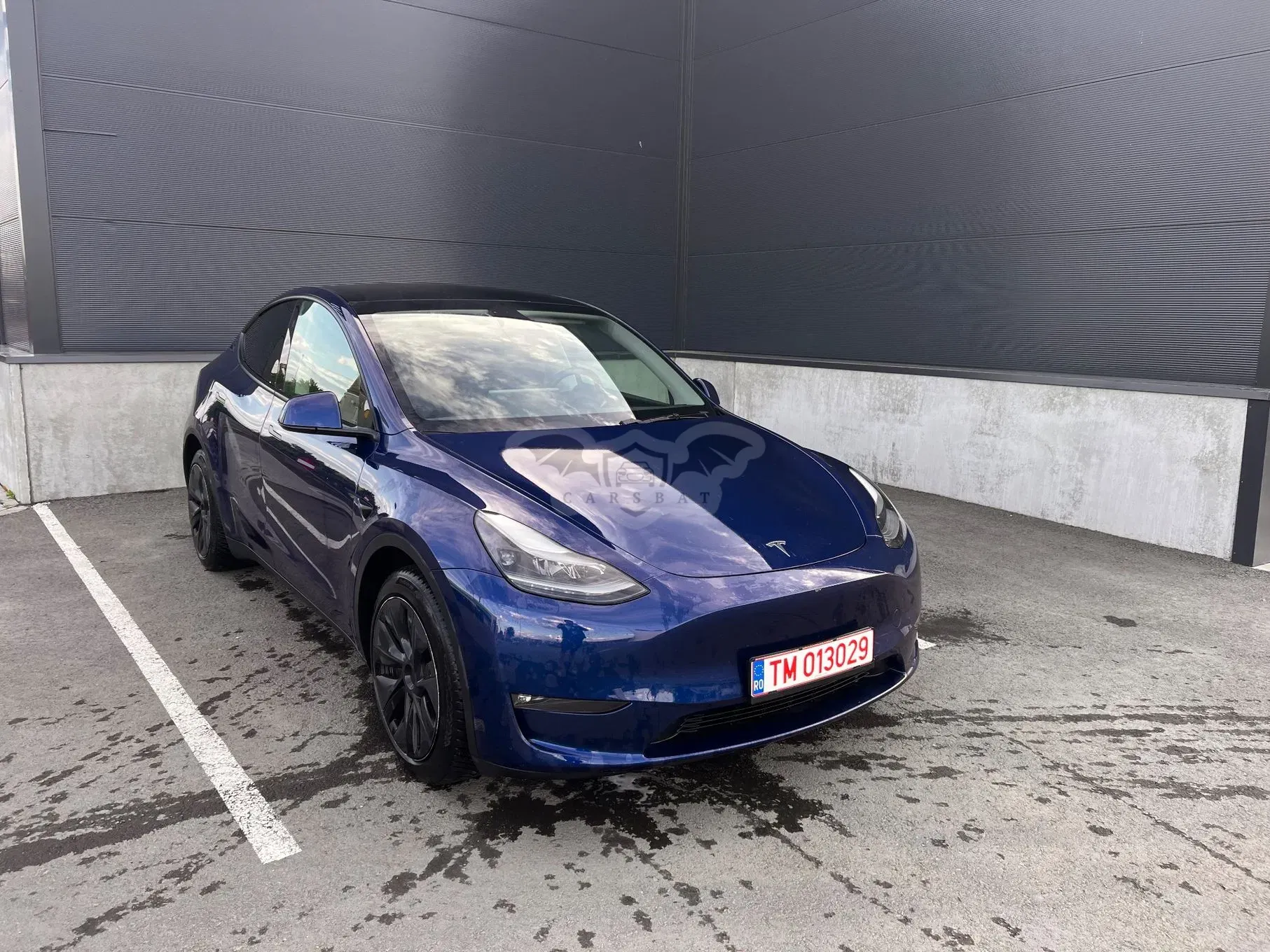 Tesla Model Y 2024