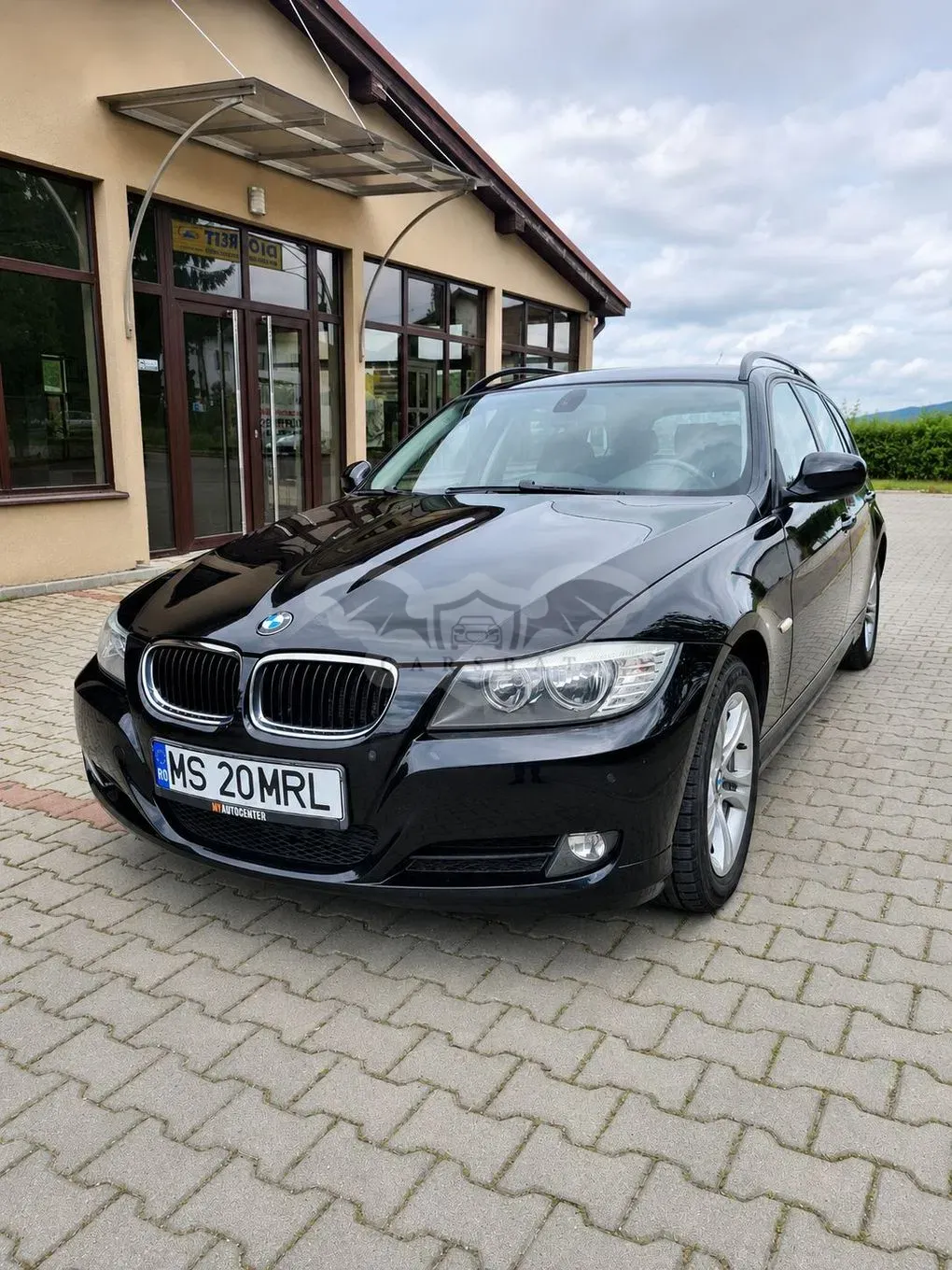 BMW 3 Series E90/E91/E92/E93 [2005 - 2013] 320d 2010