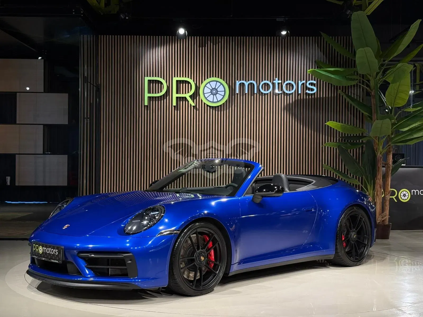 Porsche 911 Carrera 4 GTS PDK 2024
