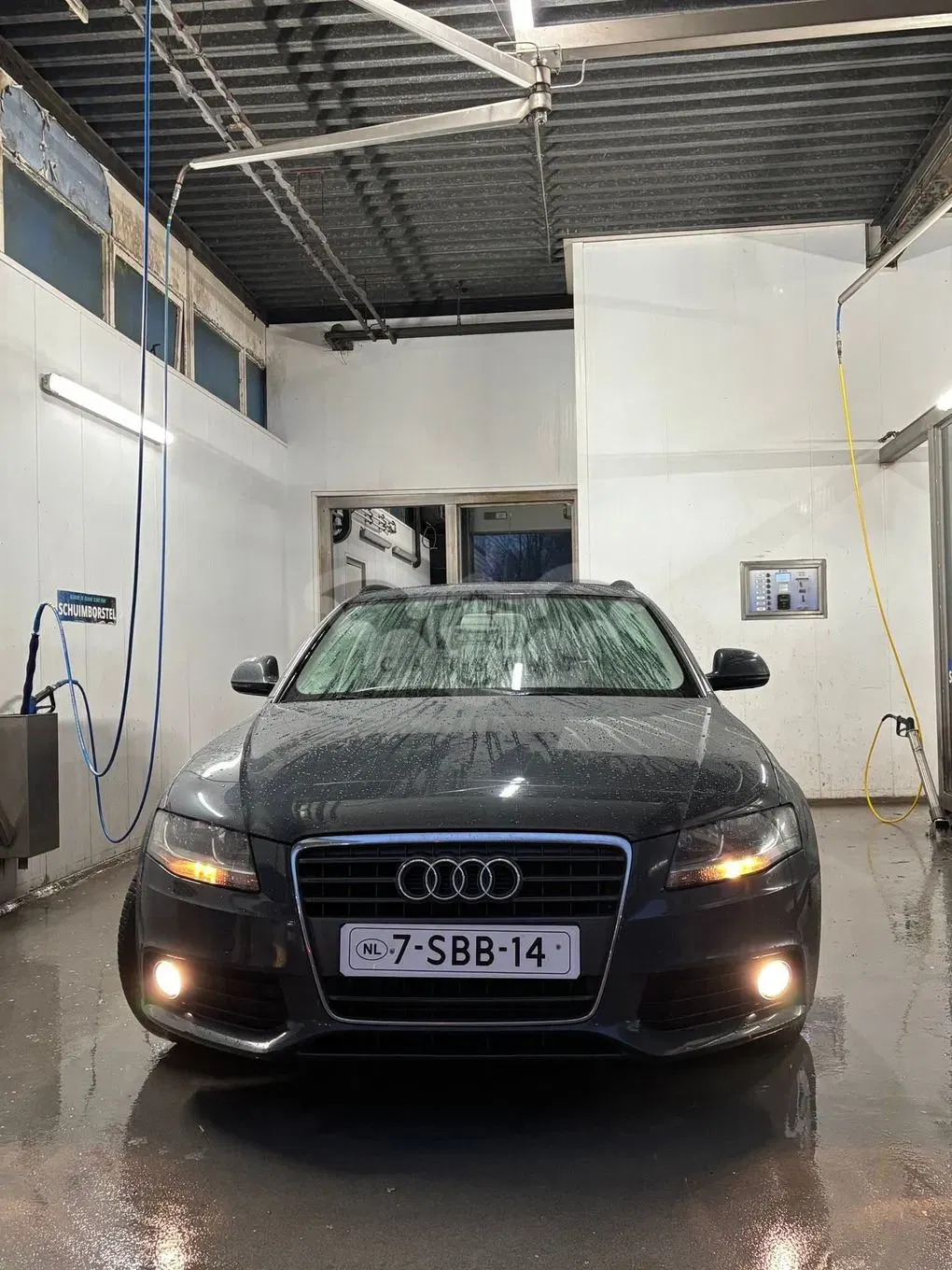 Audi A4 B8 [2007 - 2015] 2.0 TDI B8 2009