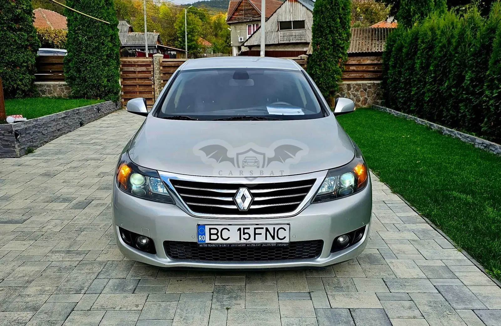 Renault Latitude (SM5) 2.0 16 V Privilege 2011