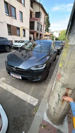 Tesla Model X 2020