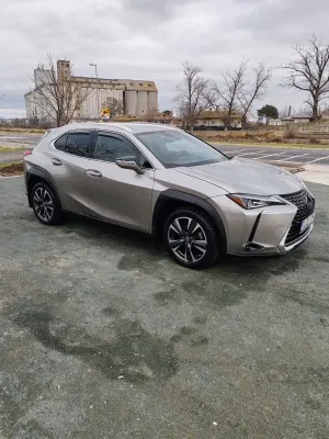 Lexus UX 250h E-FOUR Business 2022