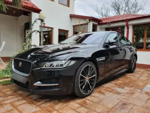 Jaguar XE 2.0 Portfolio 2015