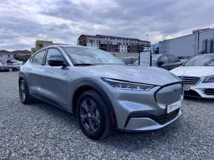 Ford Mustang Mach-E RWD Standard Range 198 kW Base 2021