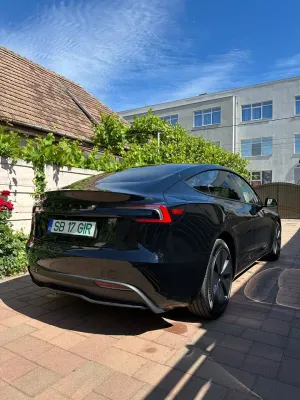 Tesla Model 3 Long Range RWD Premium 2025