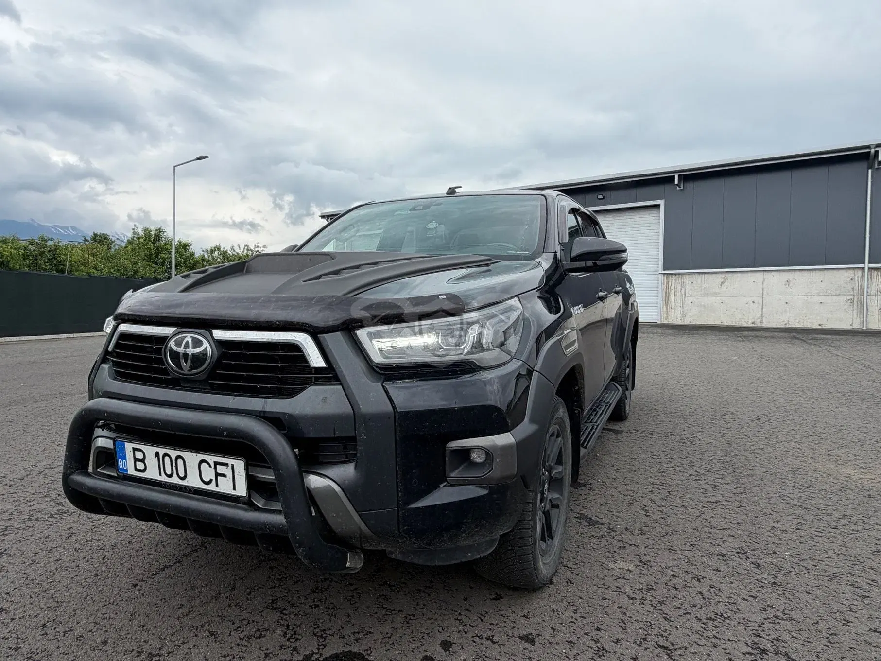 Toyota Hilux VIII [2015 - Prezent] 2.8D 204CP 4x4 Double Cab AT Invincible Color Edition 2021