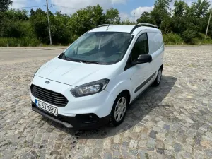 Ford Transit Courier 2021