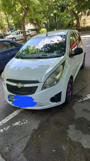 Chevrolet Spark III [2009 - 2013] 1.0 MT5 LS 2012