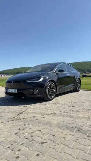 Tesla Model X 2020