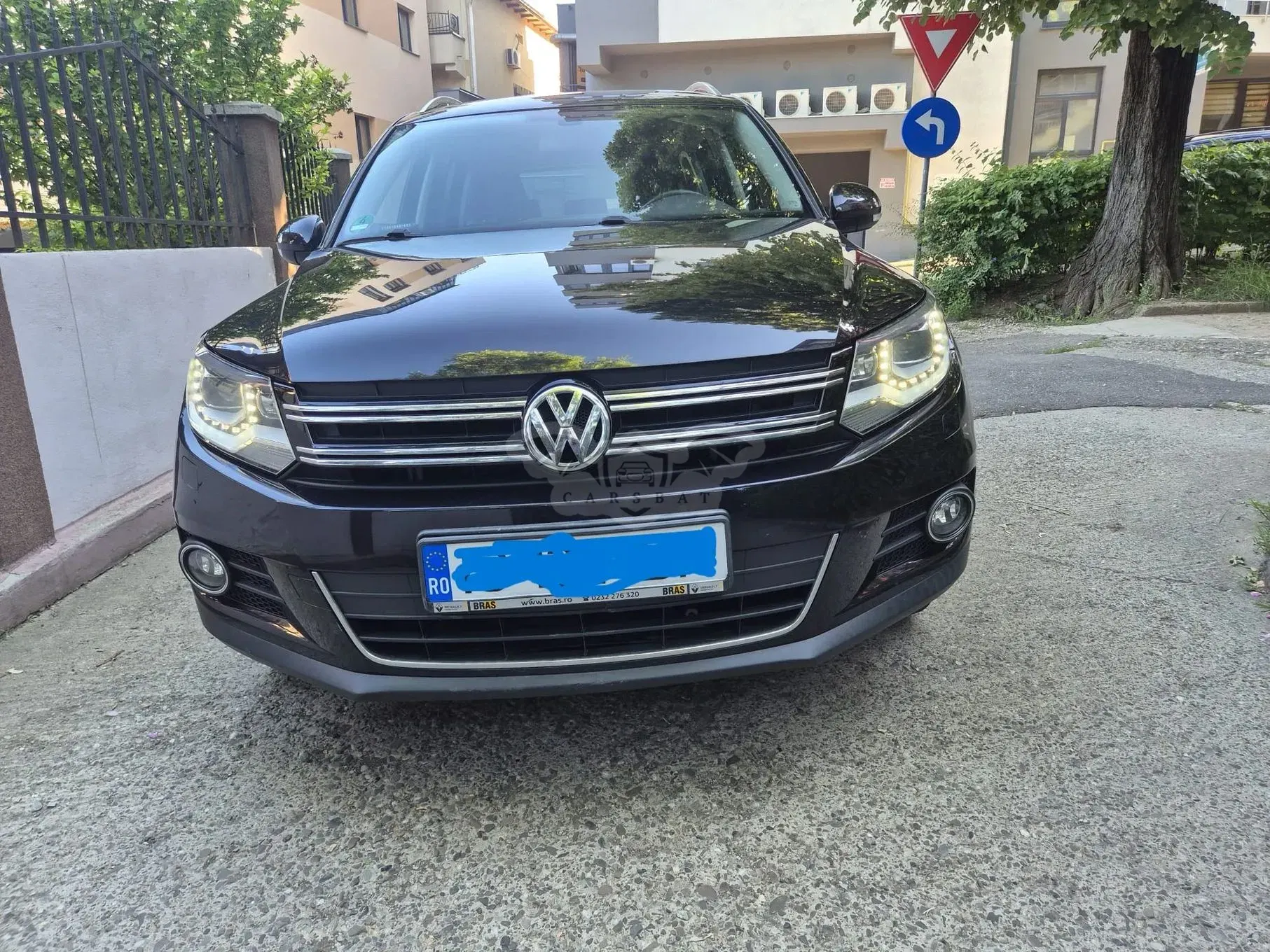 Volkswagen Tiguan 2.0 TDI DPF 4Motion BlueMotion Technology DSG Life 2011