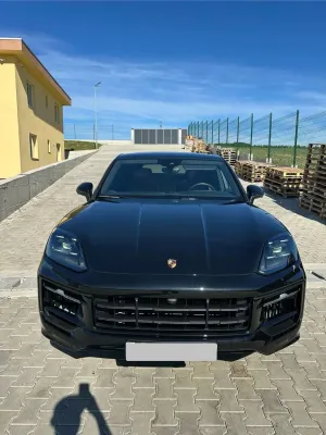 Porsche Cayenne E-Hybrid 2025