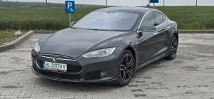 Tesla Model S 2015