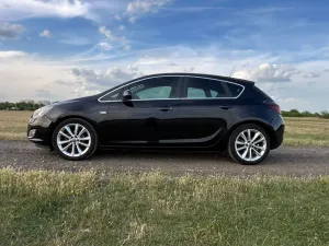 Opel Astra J [2009 - 2018] 1.6 Cosmo 2010