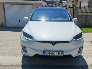 Tesla Model X 2019