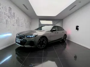 BMW i5 2024