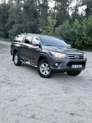Toyota Hilux VIII [2015 - Prezent] 4x4 Double Cab M/T cu Safety Sense Comfort 2016