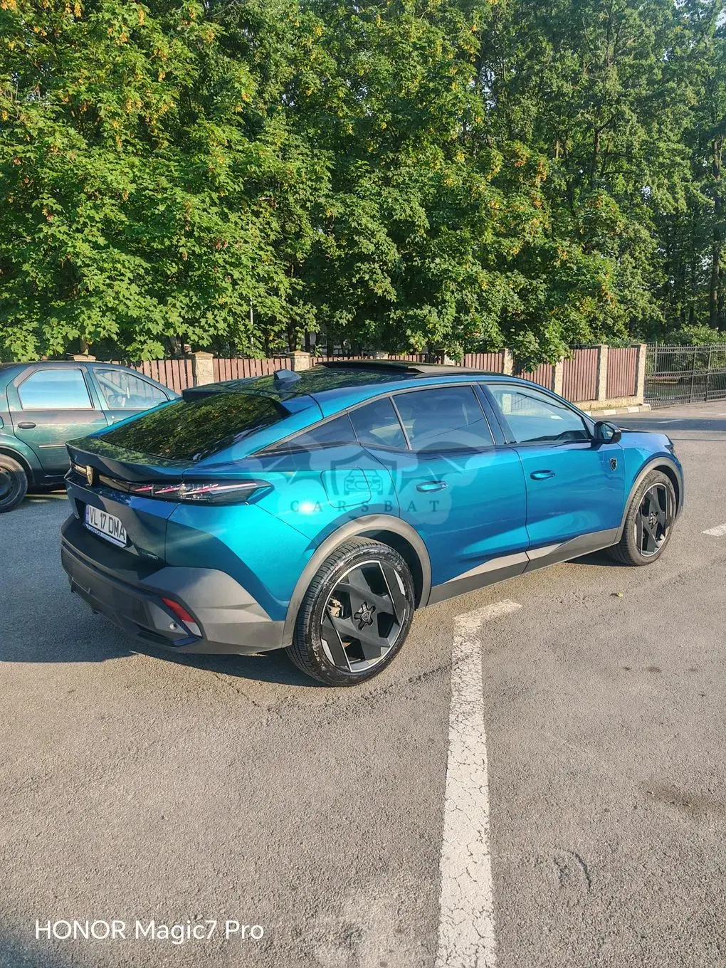 Peugeot 408 1.6L 225 PHEV GT 2022