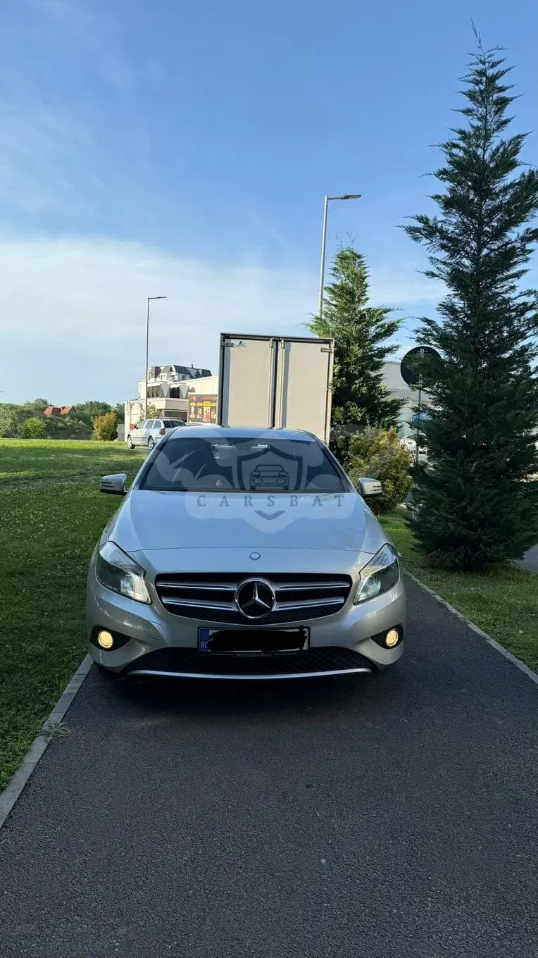 Mercedes-benz A 180 2013