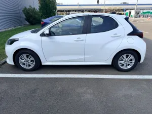 Toyota Yaris 1.5 VVT-i HSD Active 2025