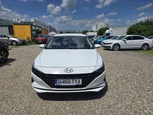 Hyundai Elantra 2022