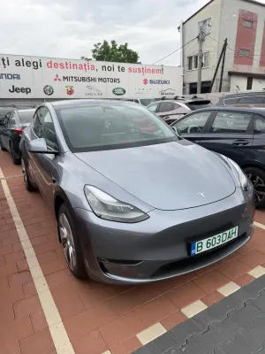Tesla Model Y Long Range AWD 2023