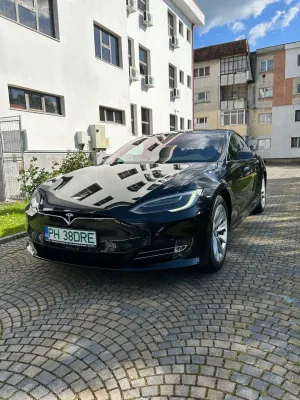 Tesla Model S 2018