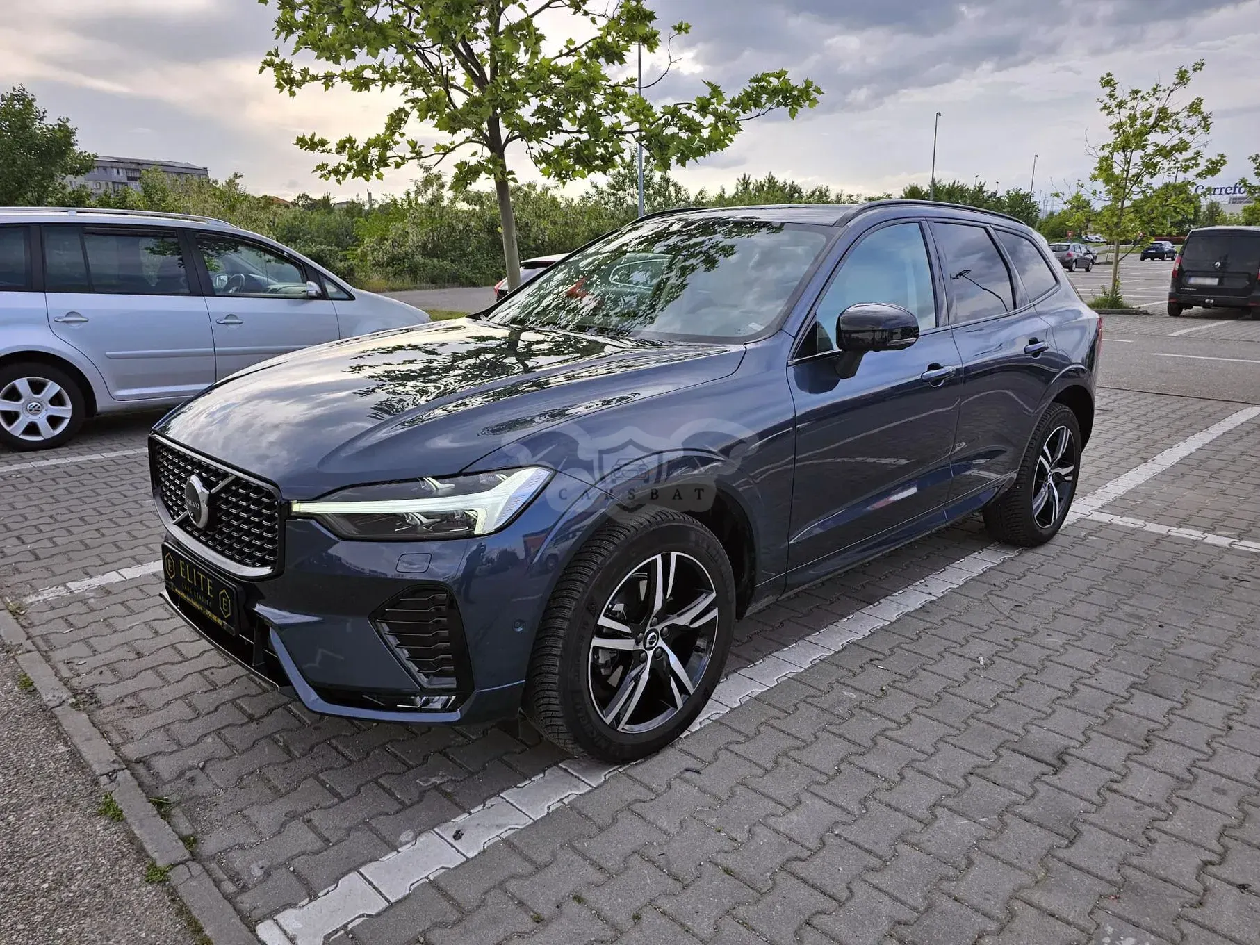 Volvo XC60 B5 AT AWD MHEV Plus Dark 2024